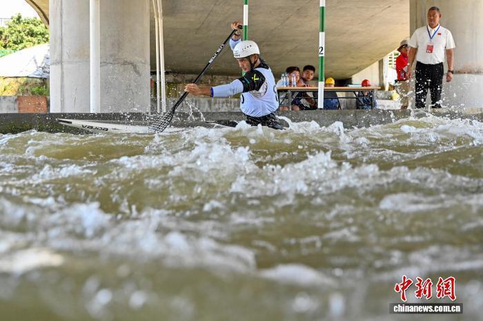 BlCFi, 中新社记者, okF