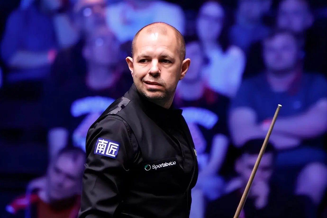 员是袁思俊, 斯诺克连爆, 威尔逊以